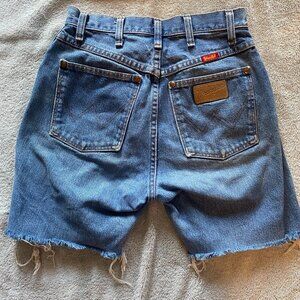 Vintage Wrangler high-rise, cut-off jean shorts - women's size 5